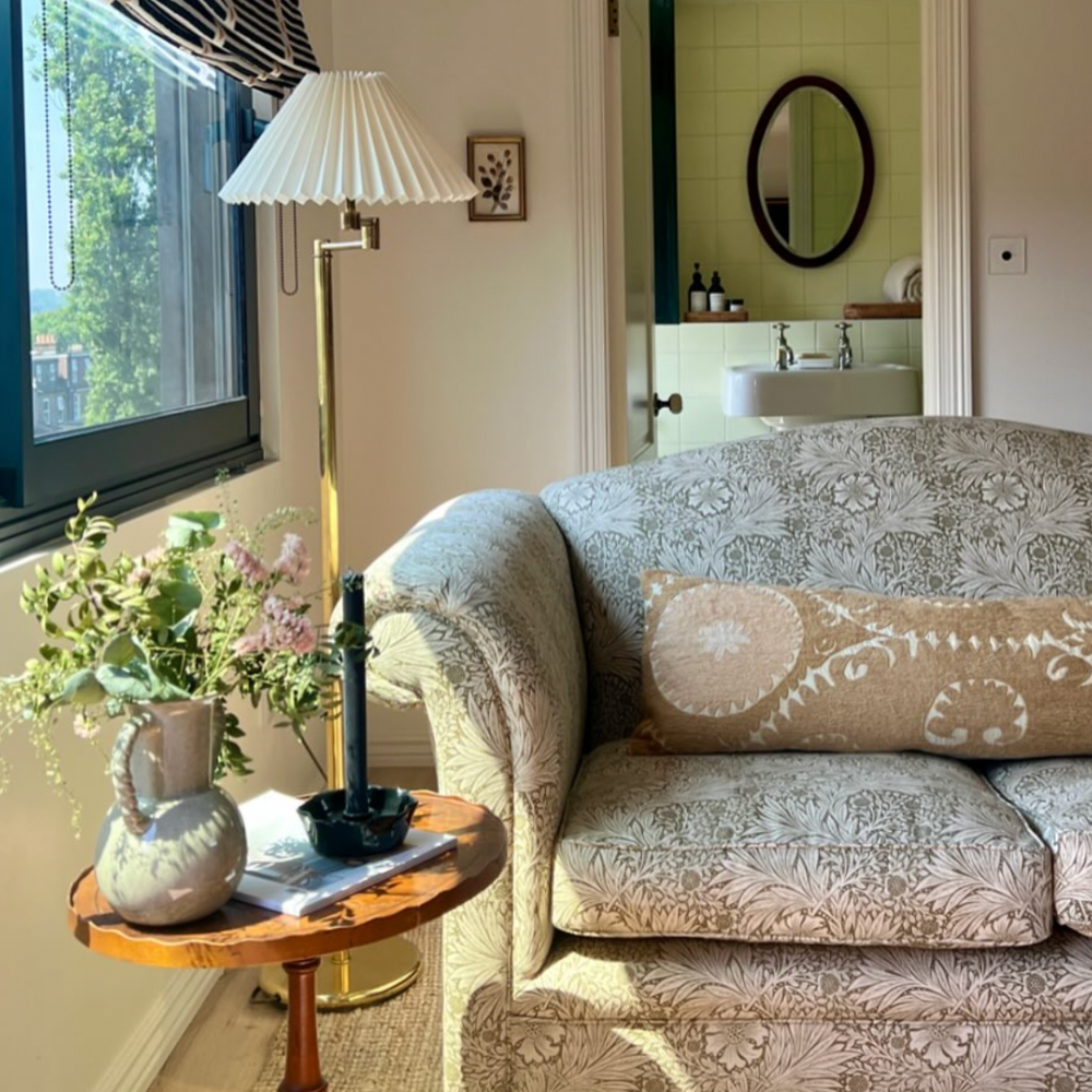 
                      
                        Samarkand Jumbo Rectangle Suzani Cushion 018
                      
                    