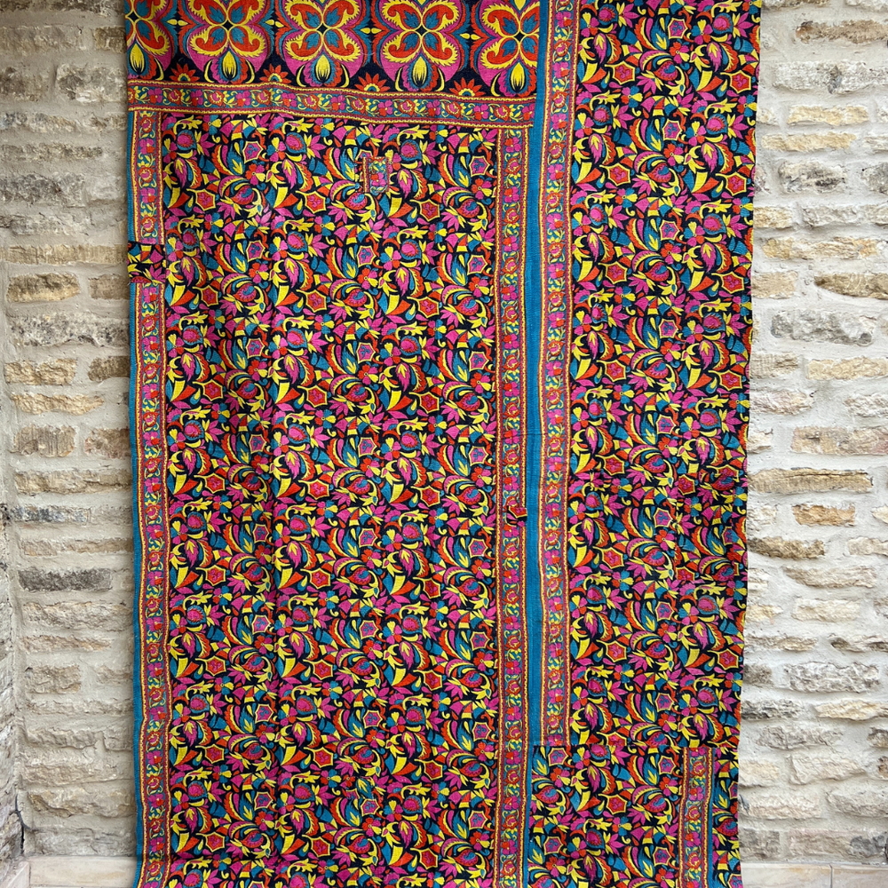 
                      
                        Midweight Kantha Quilt No. 025
                      
                    