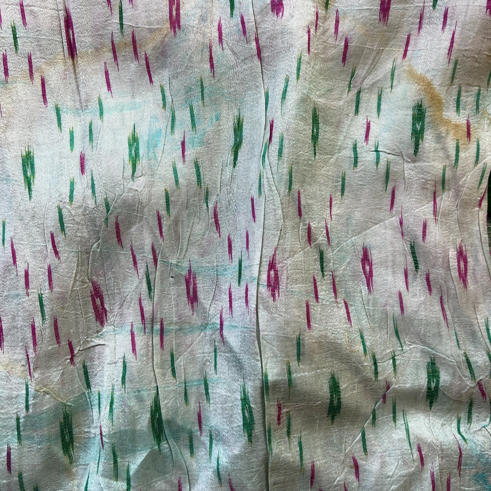 
                      
                        Vintage Silk Sari 117
                      
                    