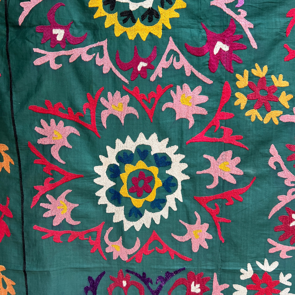 
                      
                        Extra Large Suzani 034
                      
                    