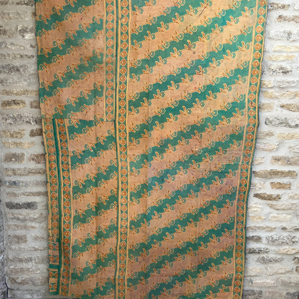 
                      
                        Lightweight Kantha Quilt No. 826
                      
                    