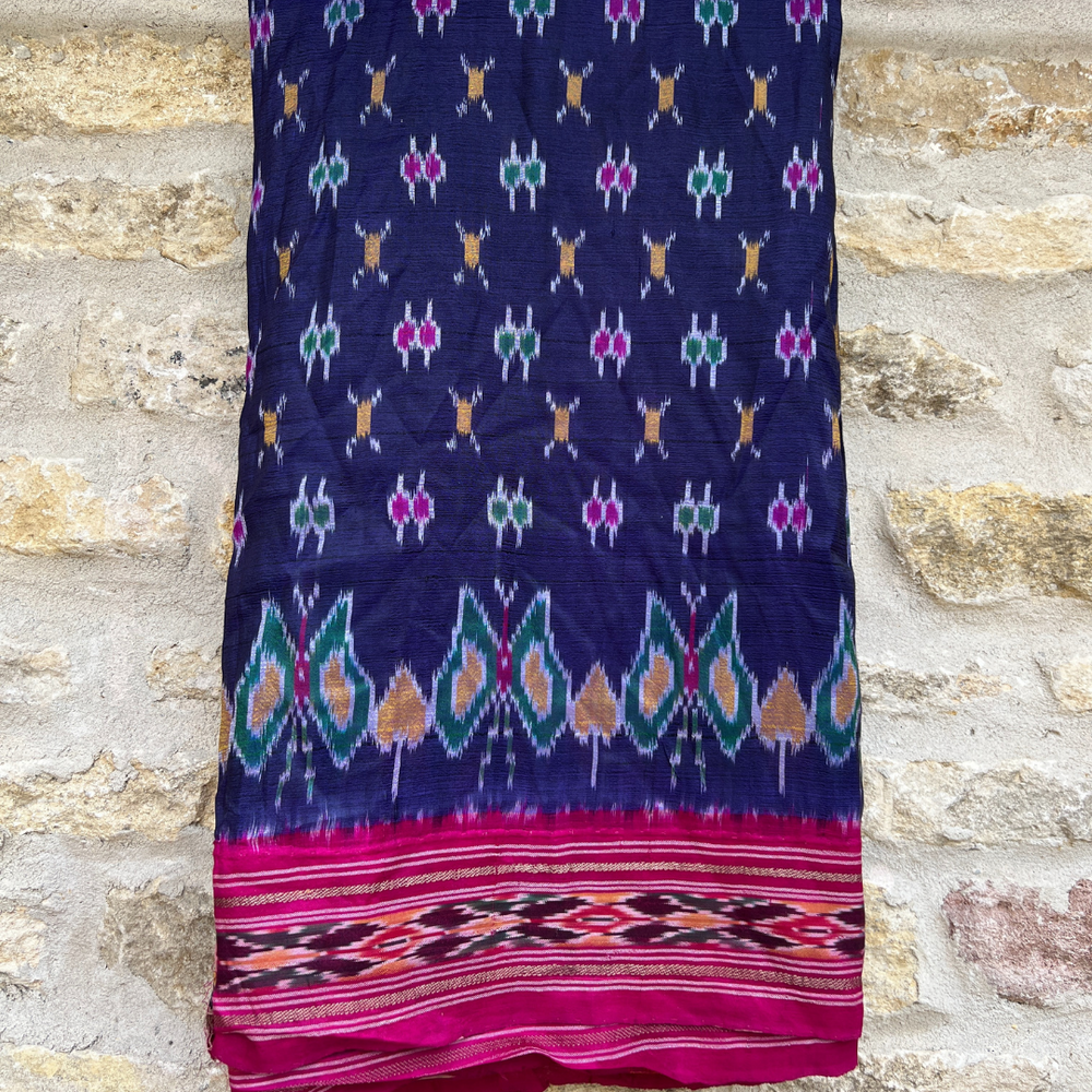 
                      
                        Vintage Silk Sari 119
                      
                    