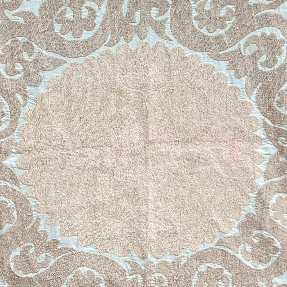 
                      
                        Medium Suzani 074
                      
                    
