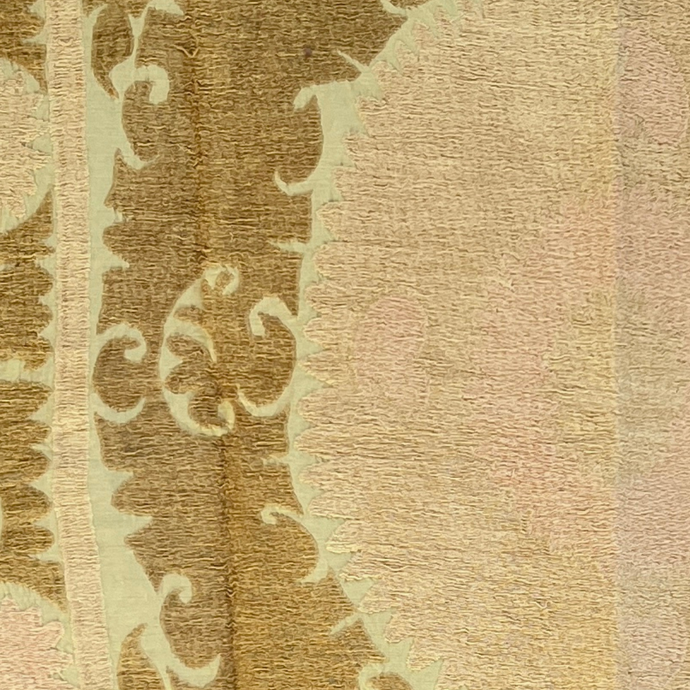 
                      
                        Medium Suzani 077
                      
                    