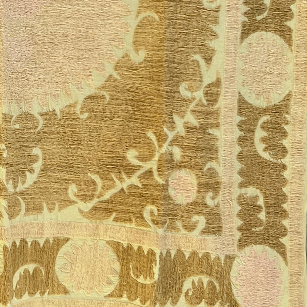 
                      
                        Medium Suzani 077
                      
                    