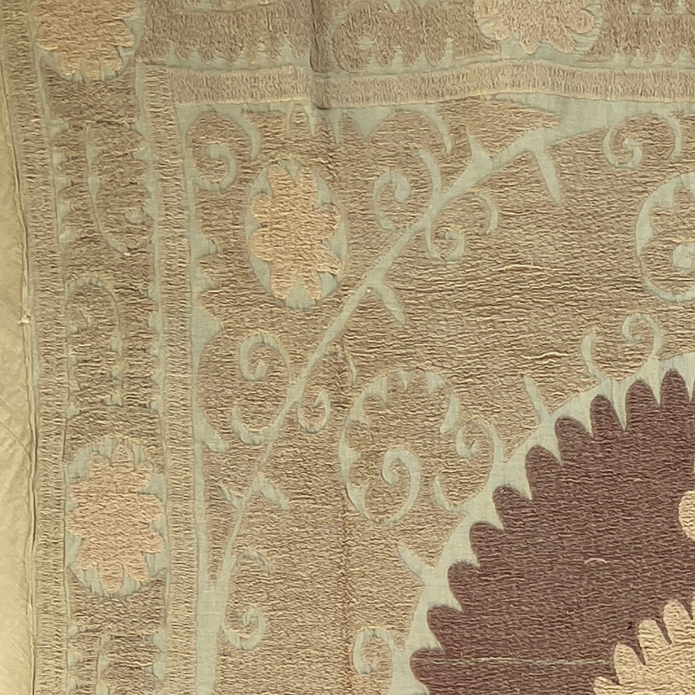 
                      
                        Medium Suzani 076
                      
                    