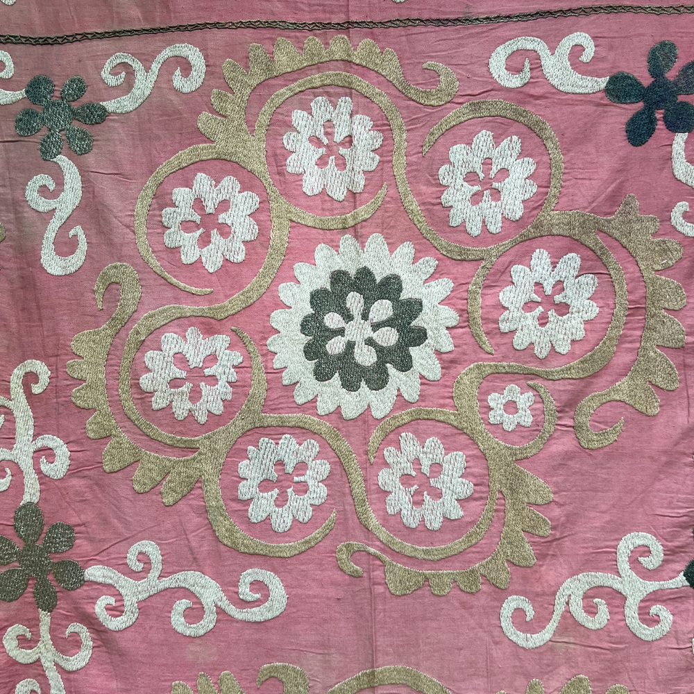 
                      
                        Extra Large Suzani 031
                      
                    