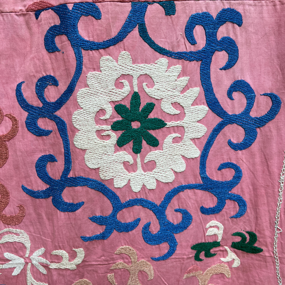 
                      
                        Extra Large Suzani 030
                      
                    