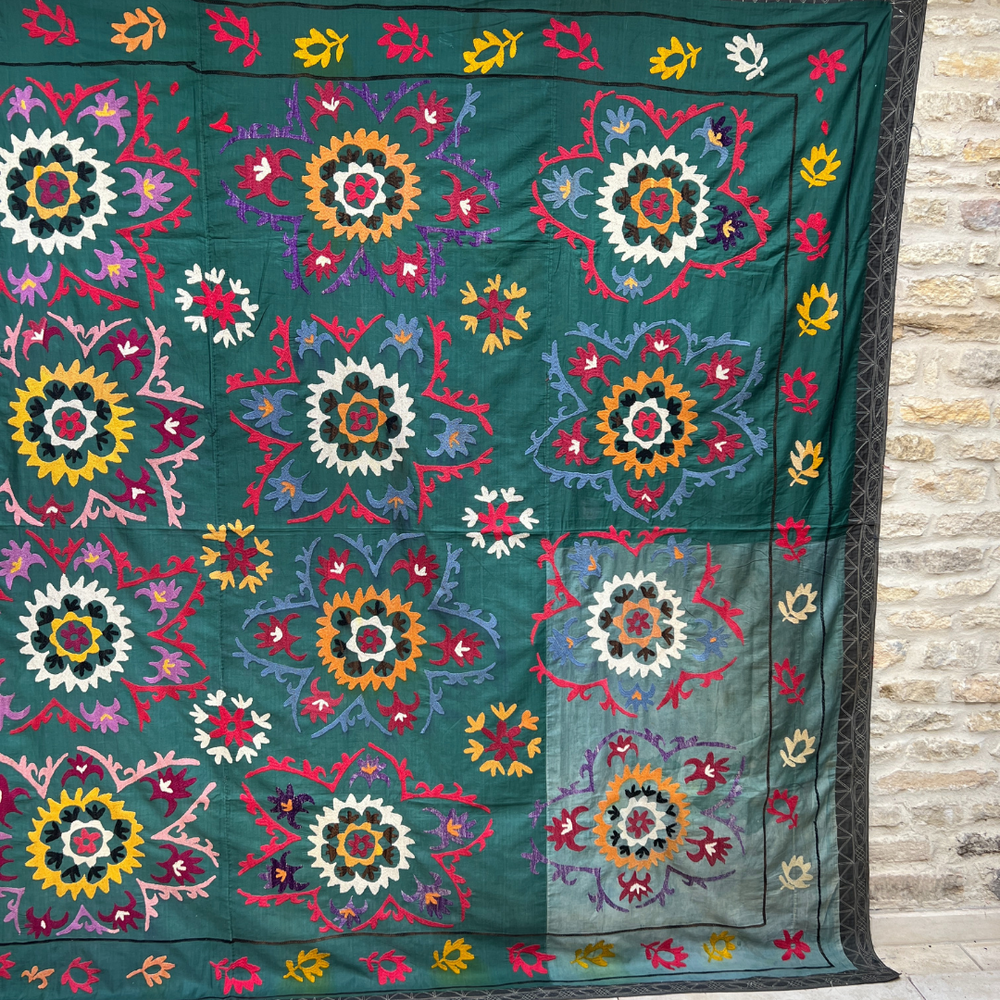 
                      
                        Extra Large Suzani 034
                      
                    