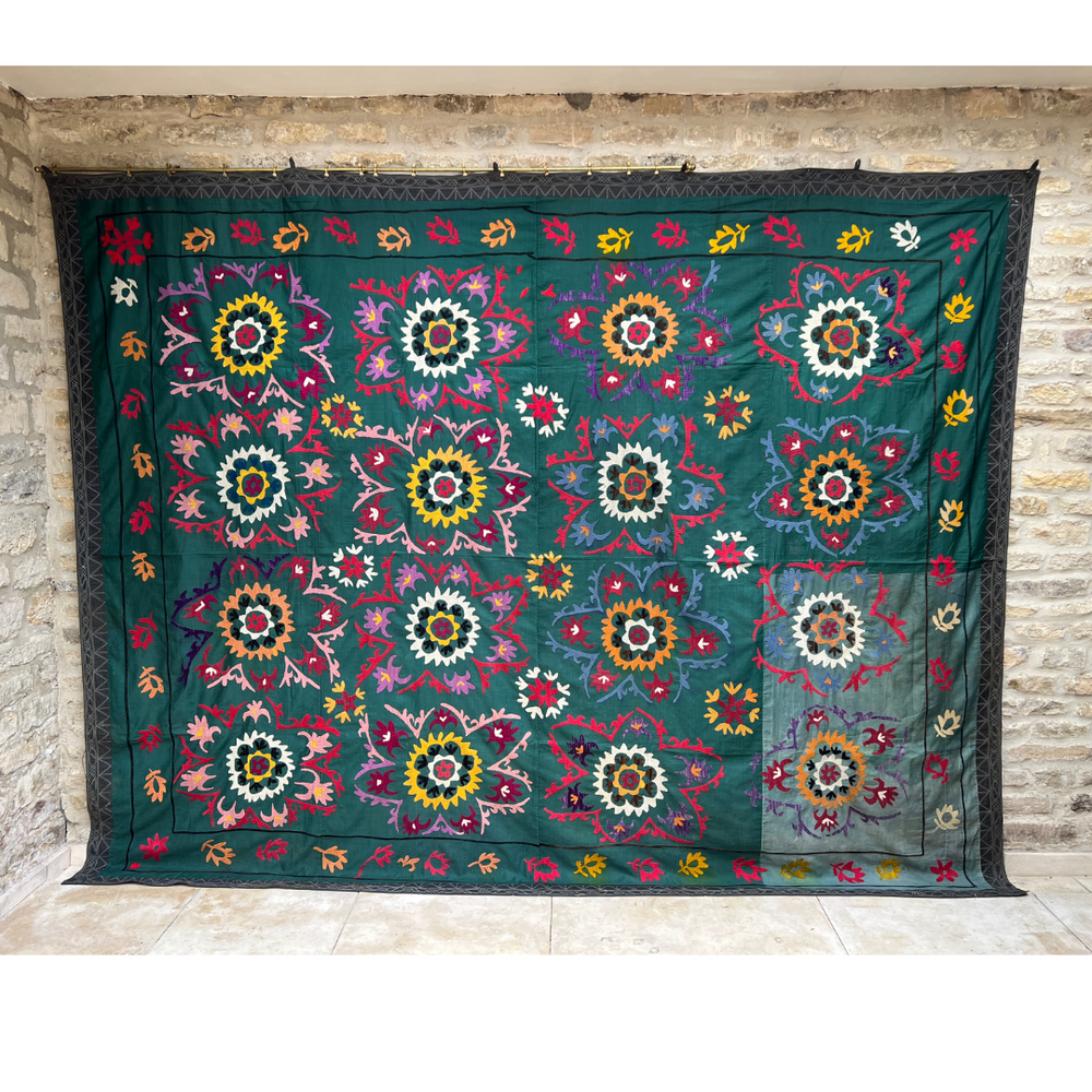 
                      
                        Extra Large Suzani 034
                      
                    