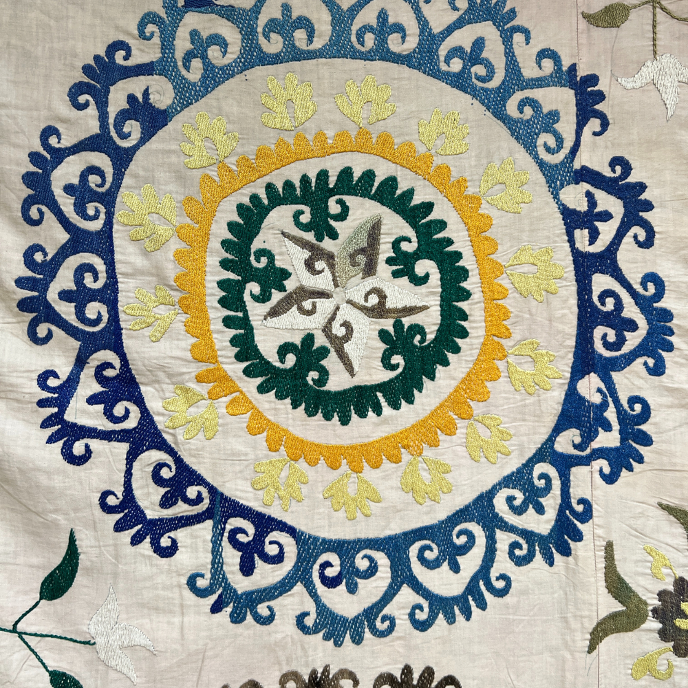 
                      
                        Extra Large Suzani 024
                      
                    