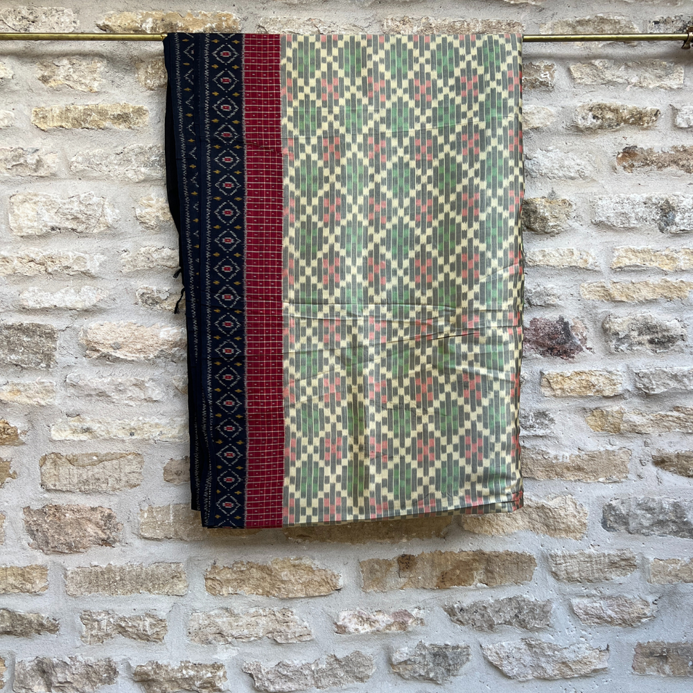 
                      
                        Vintage Silk Sari 142
                      
                    