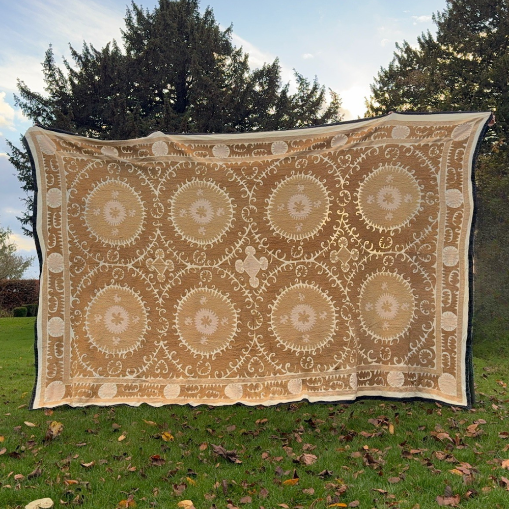 
                      
                        Extra Large Suzani 035
                      
                    